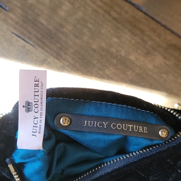 Juicy Couture Bow velvet wristlet clutch 🌟 - Picture 4 of 6